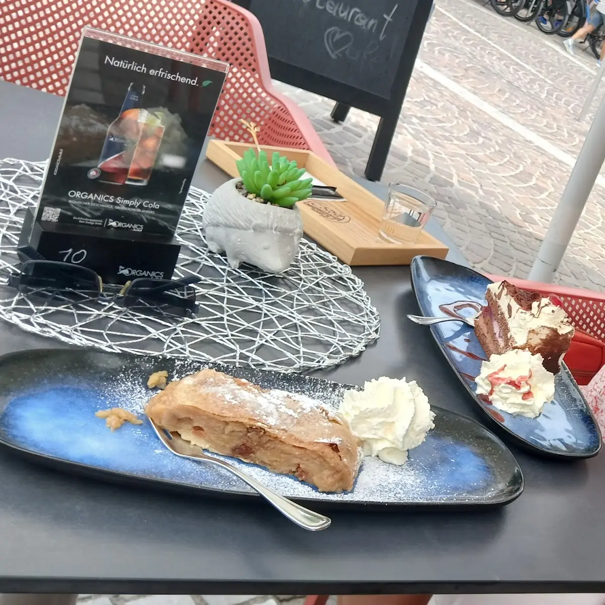 Essen und Trinken, Gemona Cafe & Restaurant