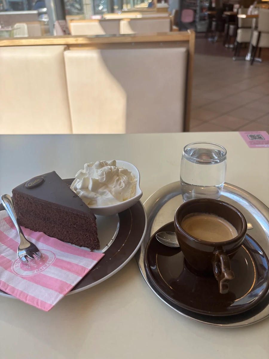 Essen und Trinken photo 1