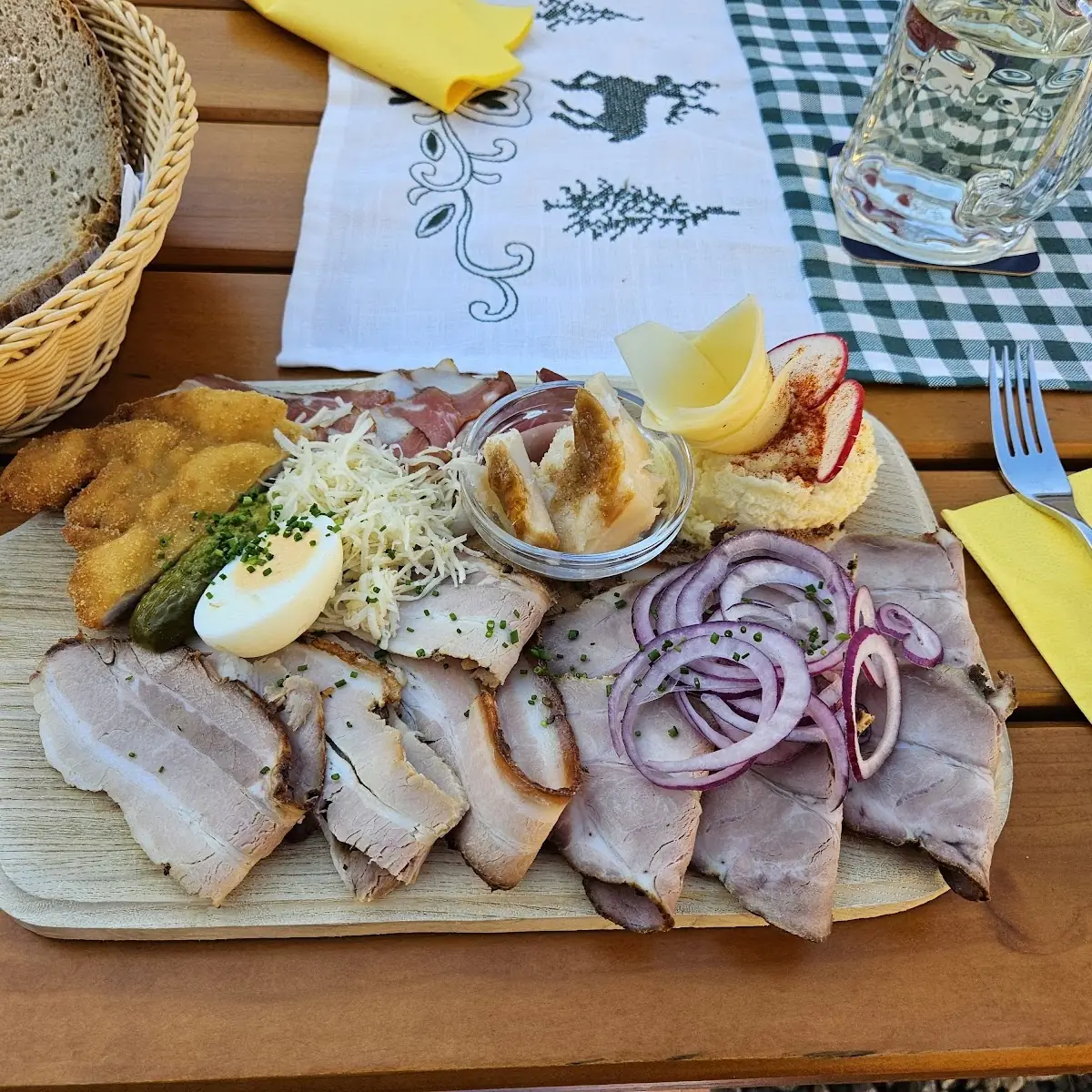 Essen und Trinken, Mostheuriger Mayr zu Hörling