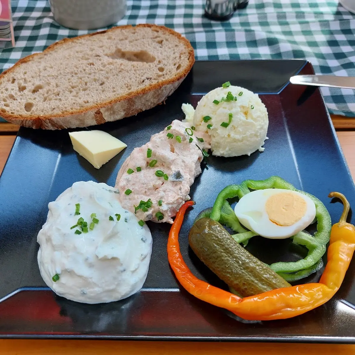 Essen und Trinken, Mostheuriger Mayr zu Hörling