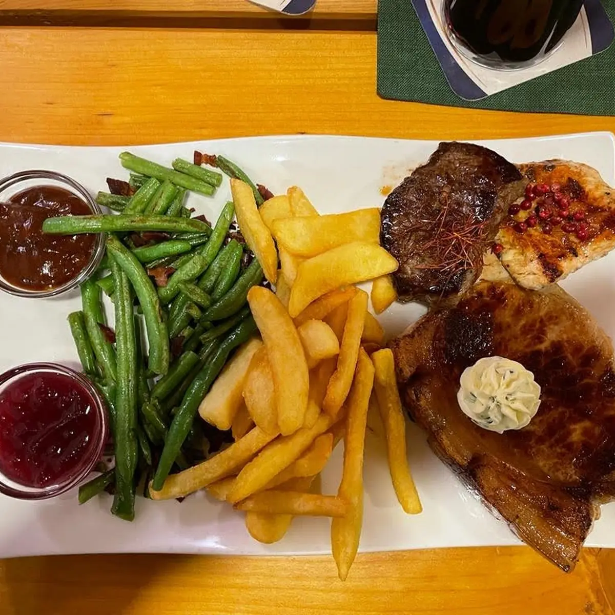 Essen und Trinken, Mostheuriger Mayr zu Hörling