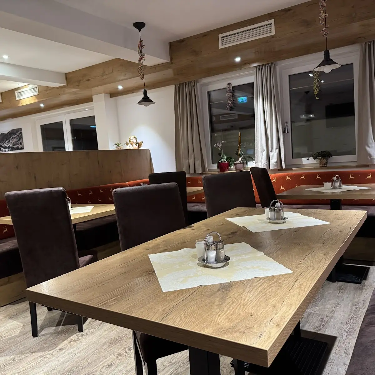 Atmosphäre, Dorfstubn Jochberg - Zimmer und Restaurant