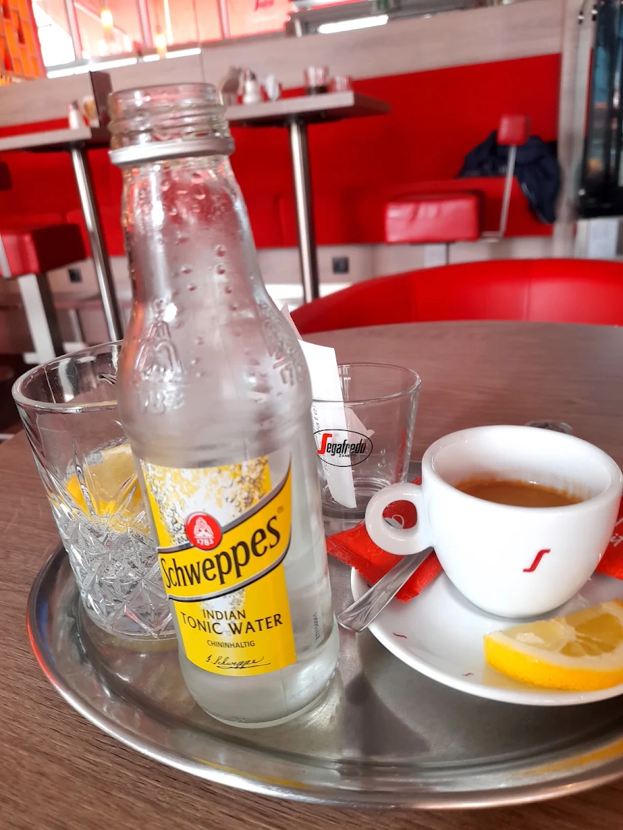 Essen und Trinken photo 2