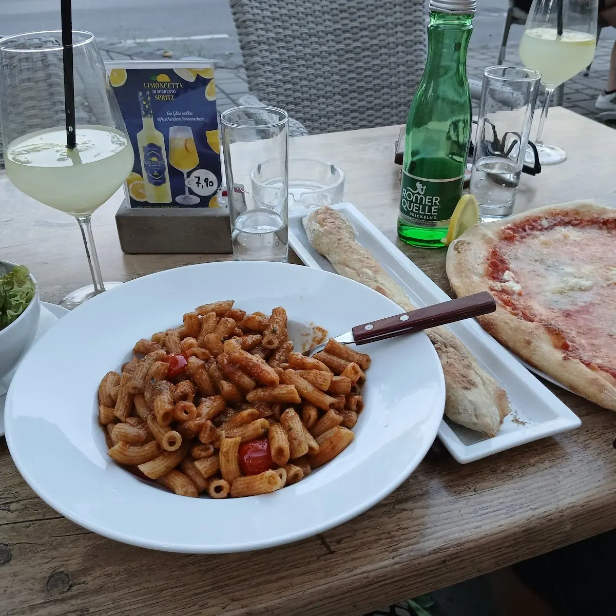 Essen und Trinken photo 2