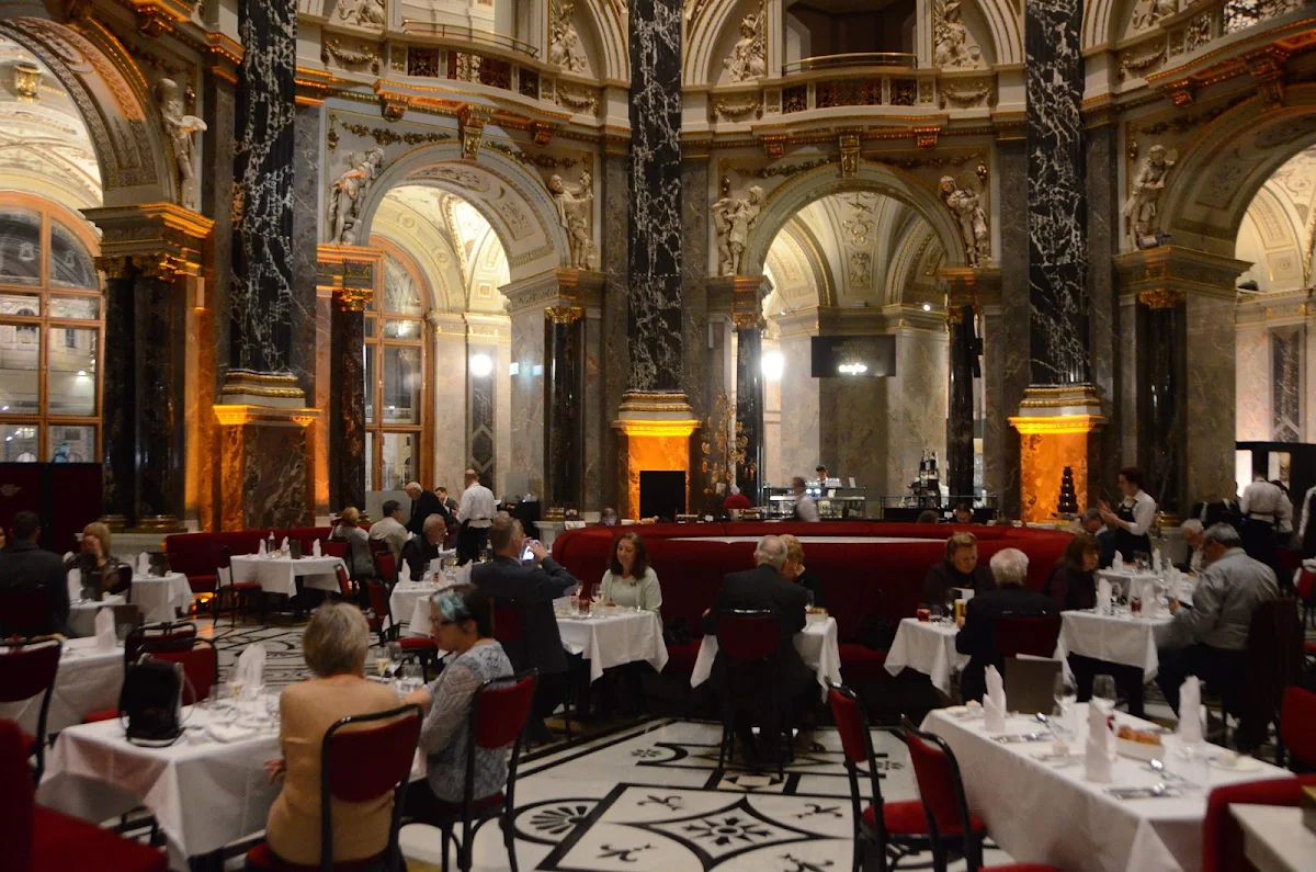 Café im Kunsthistorischen Museum Wien Titelbild