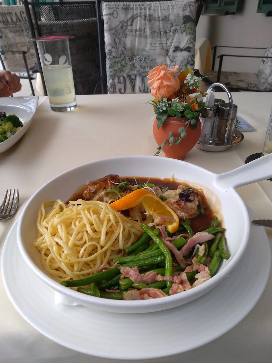 Essen und Trinken photo 2