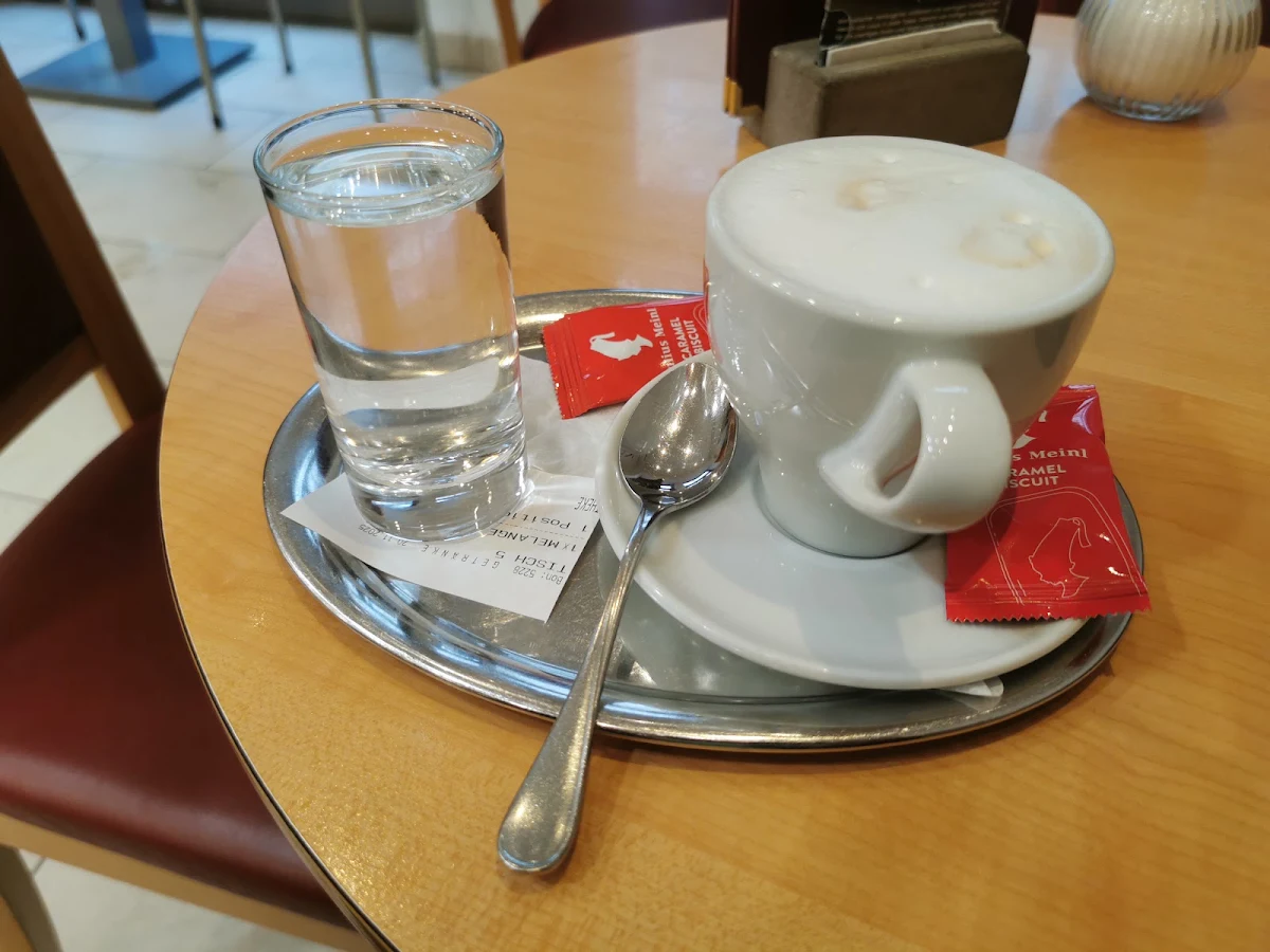 Essen und Trinken, Café-Konditorei Poissl