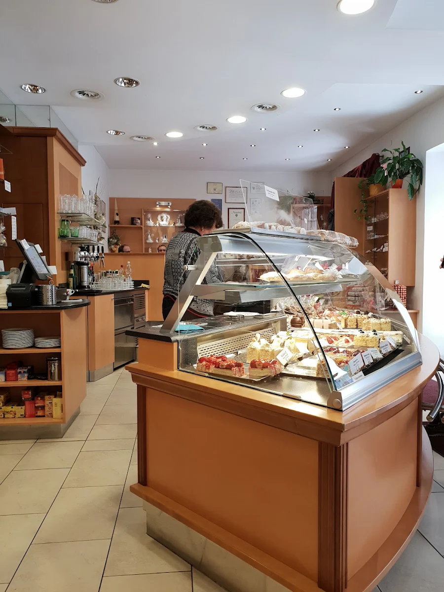 Atmosphäre, Café-Konditorei Poissl
