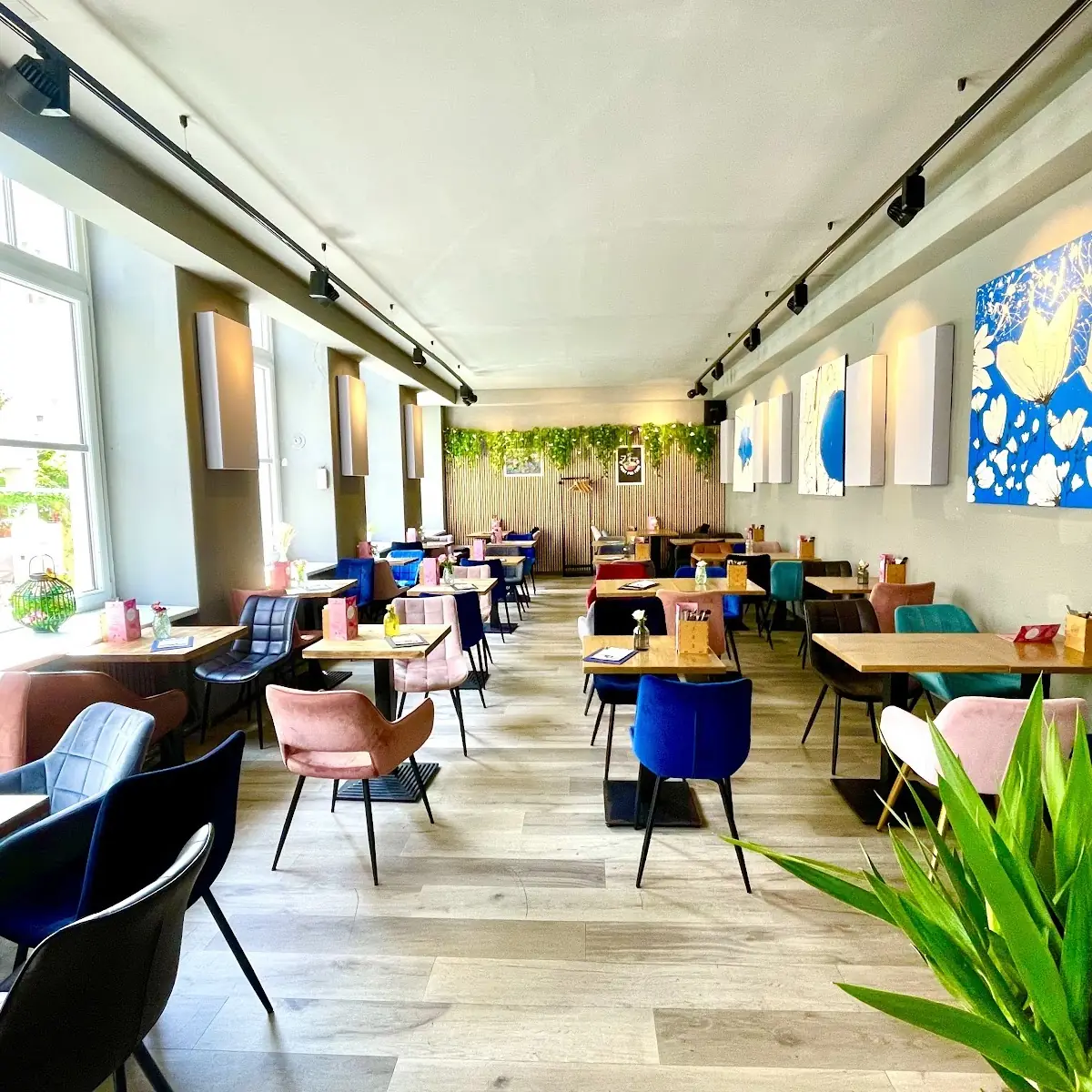 Tata Restaurant Titelbild