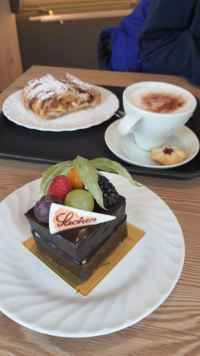 Essen und Trinken photo 3