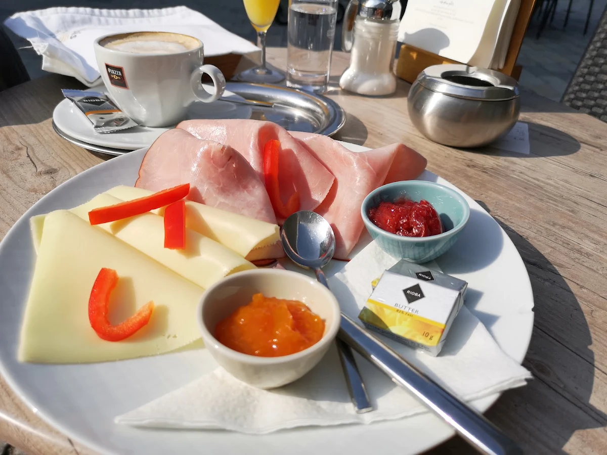 Essen und Trinken photo 1