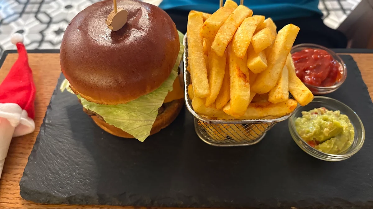 Essen und Trinken, Stadt-Cafe Groß-Enzersdorf