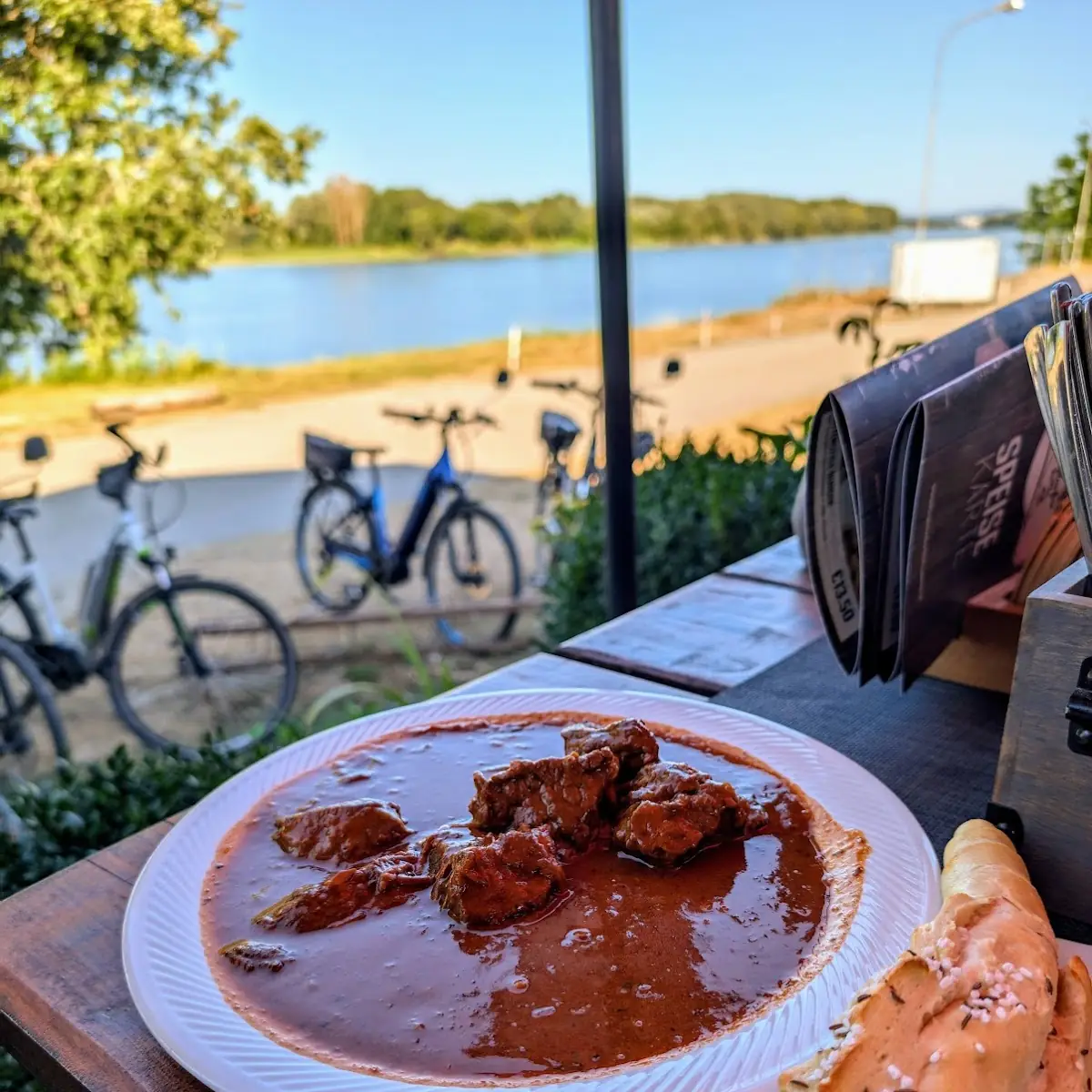 Essen und Trinken photo 3