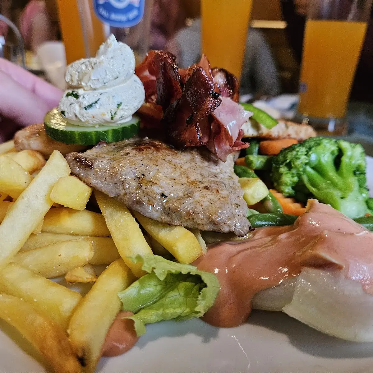 Essen und Trinken, Freizeitanlage Karl-Wirt