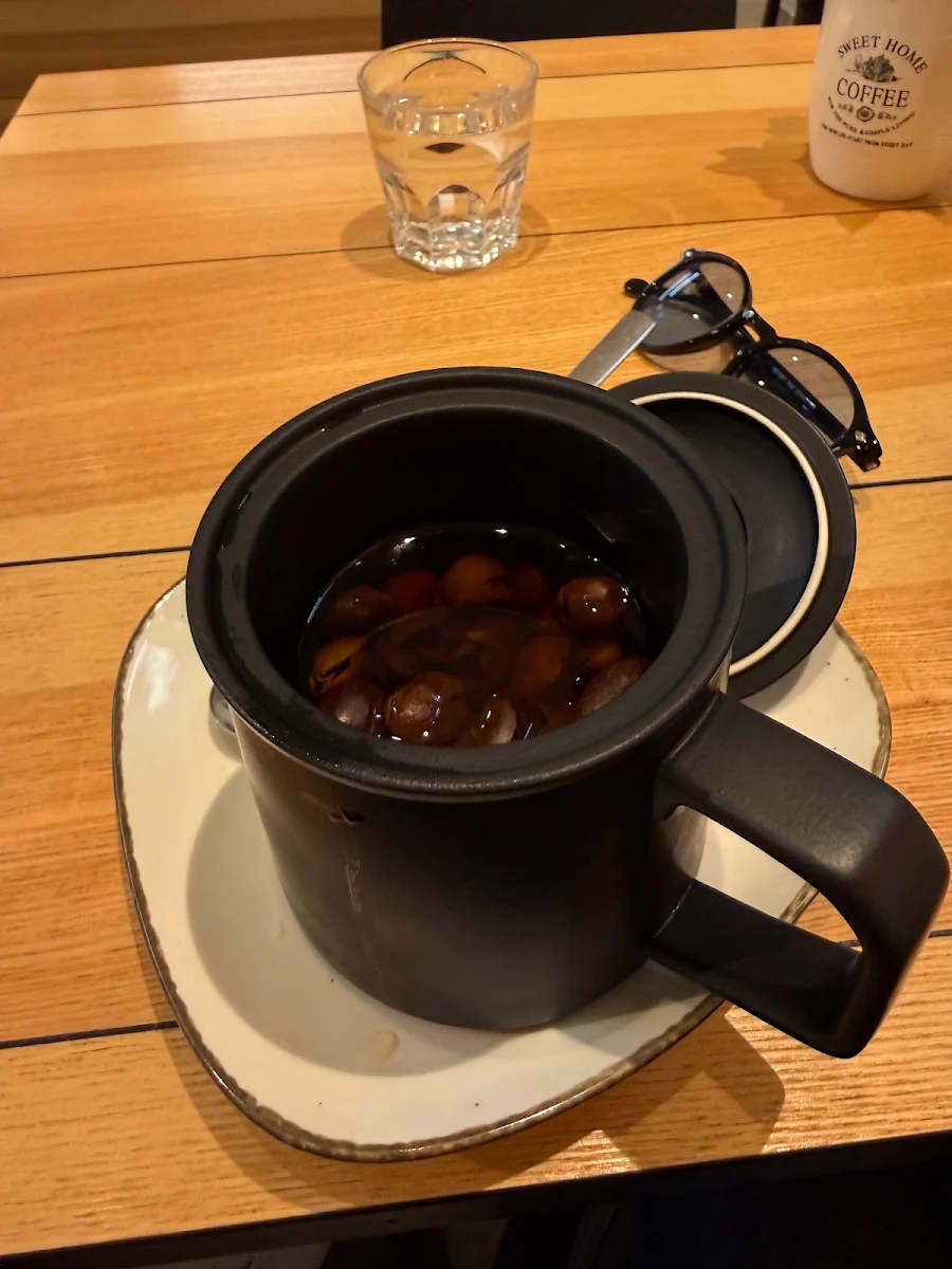 Essen und Trinken, Kopi Kadé. Der Kaffeeladen