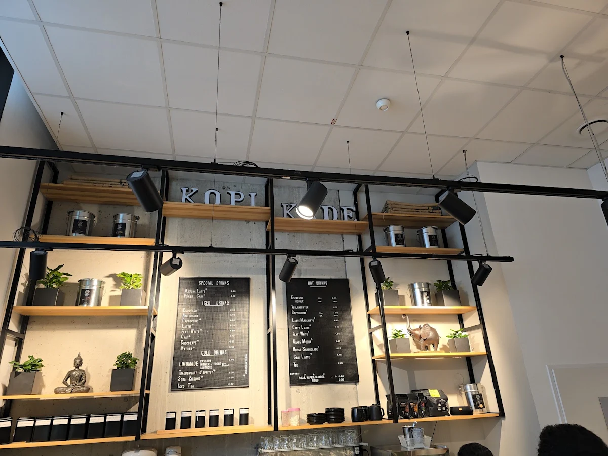 Atmosphäre, Kopi Kadé. Der Kaffeeladen