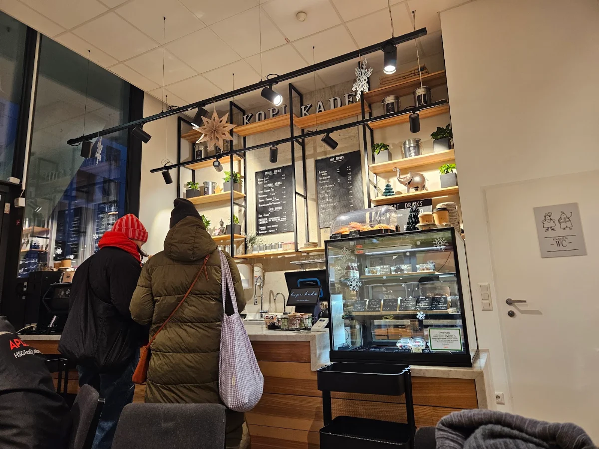 Atmosphäre, Kopi Kadé. Der Kaffeeladen