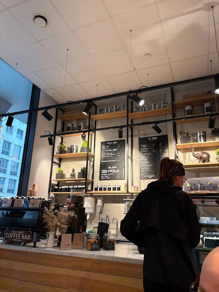 Atmosphäre, Kopi Kadé. Der Kaffeeladen