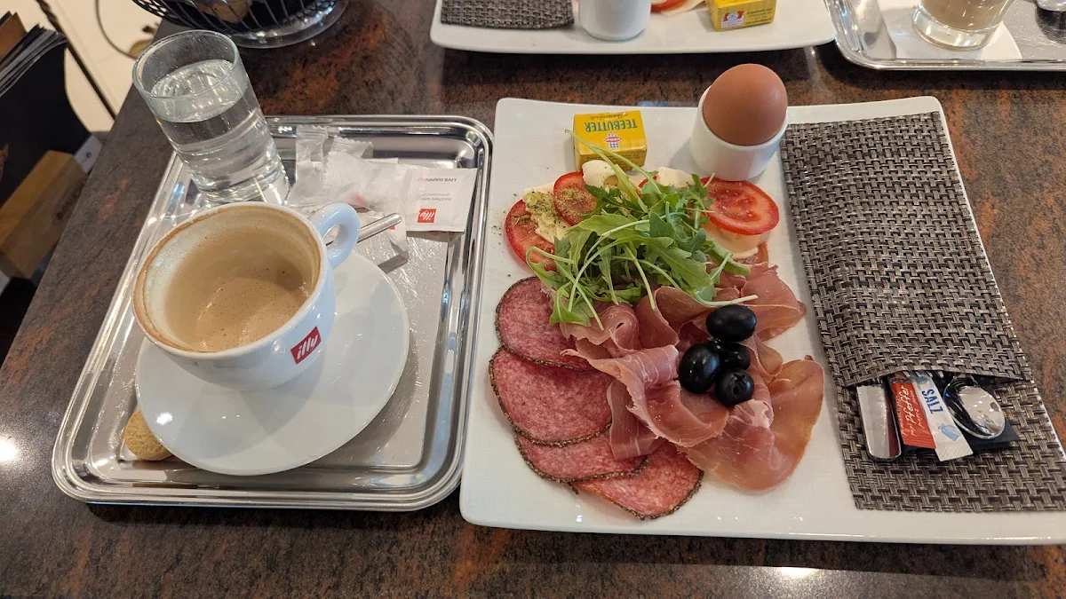 Essen und Trinken photo 2