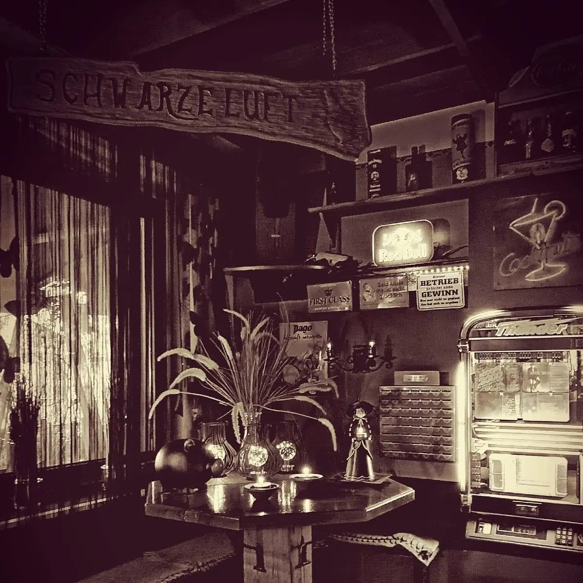 Café-Bar Adrianos "Schwarze Luft" Titelbild