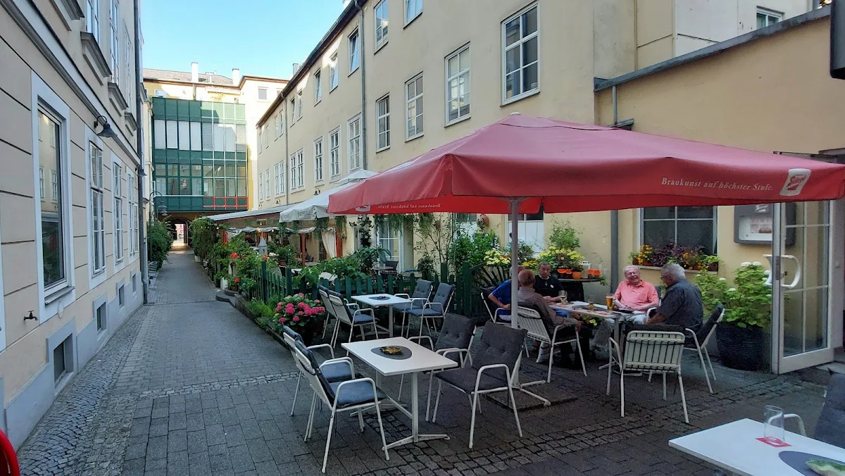 Atmosphäre, Cafe Palais