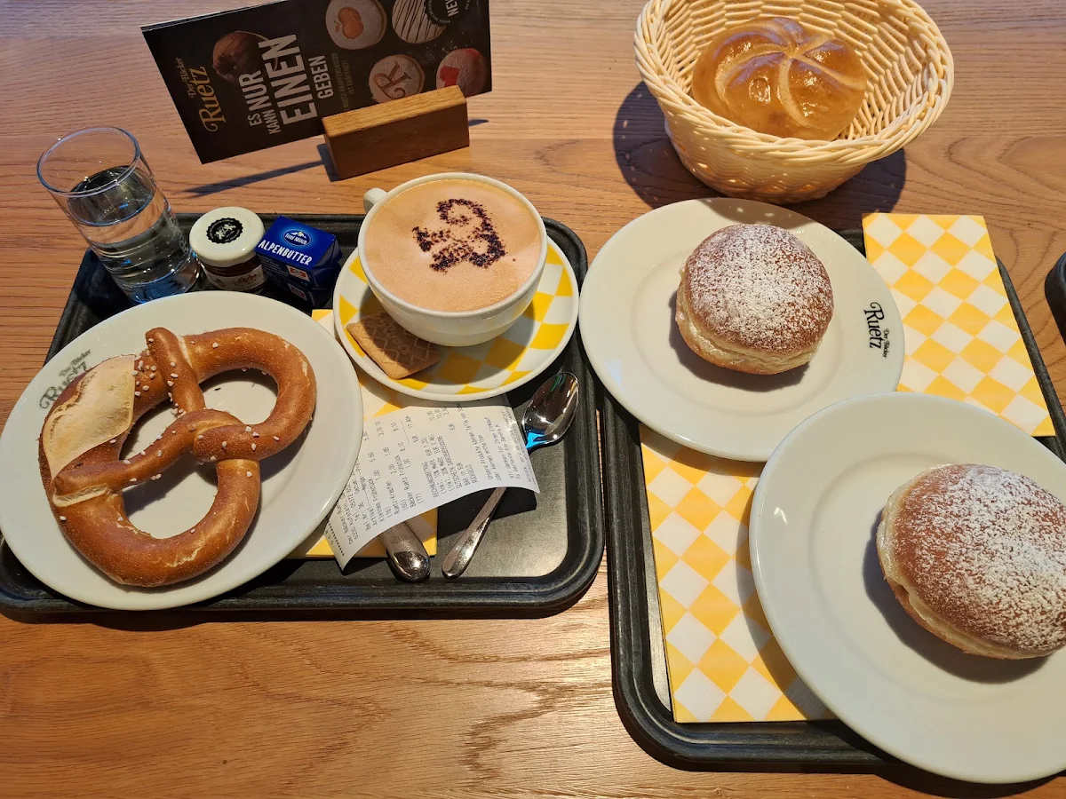 Essen und Trinken photo 1