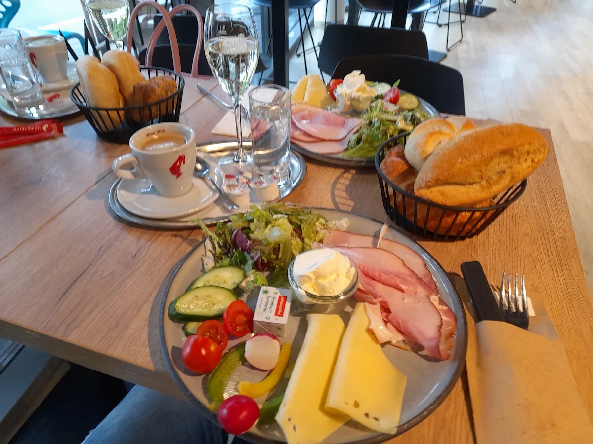 Essen und Trinken photo 3