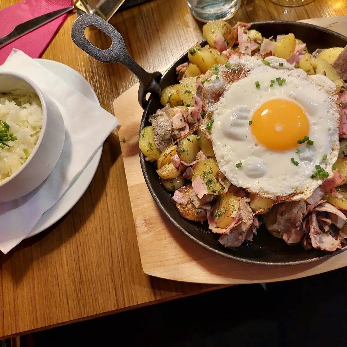 Essen und Trinken, Restaurant Pizzeria Zum Achtal Wirt