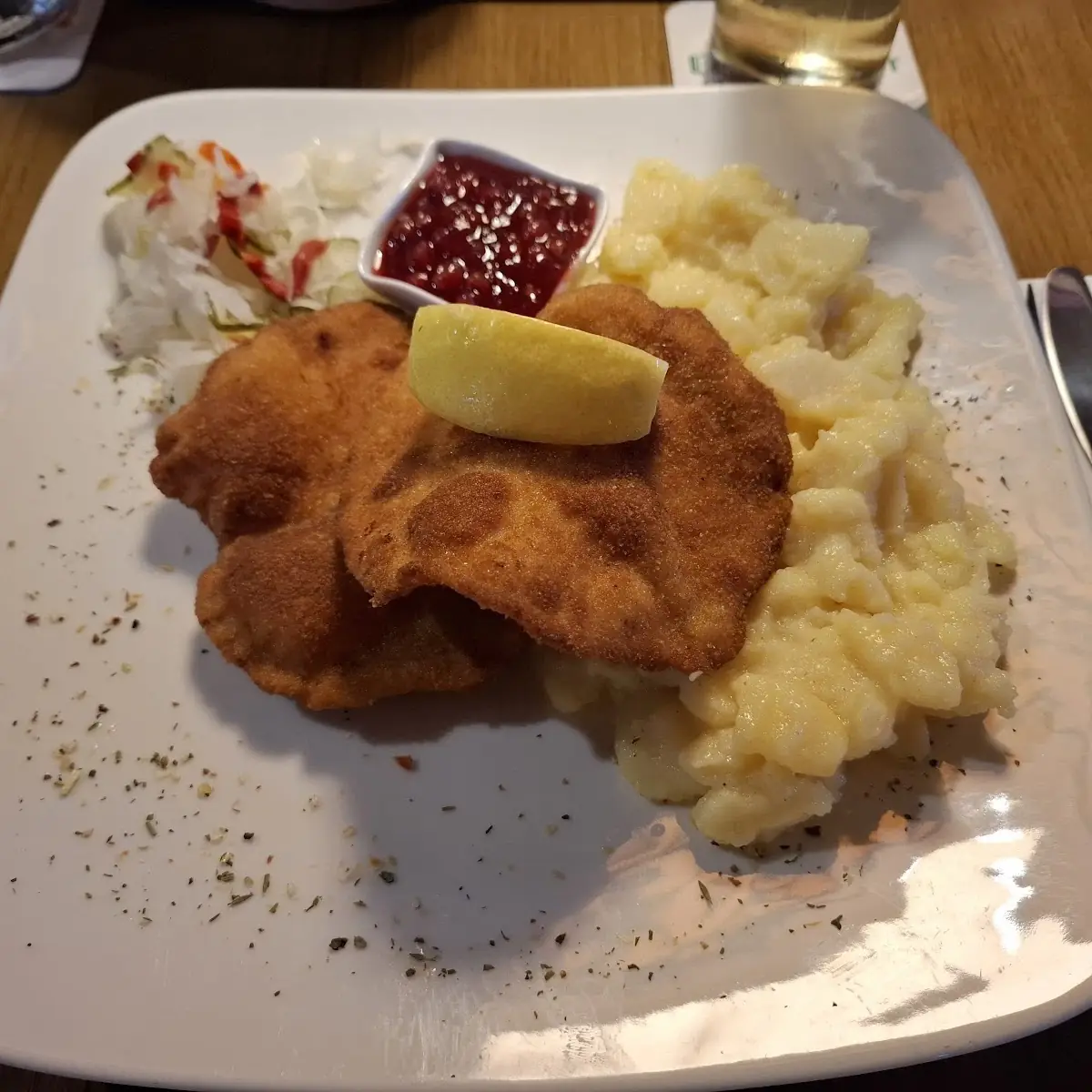 Essen und Trinken, Restaurant Pizzeria Zum Achtal Wirt