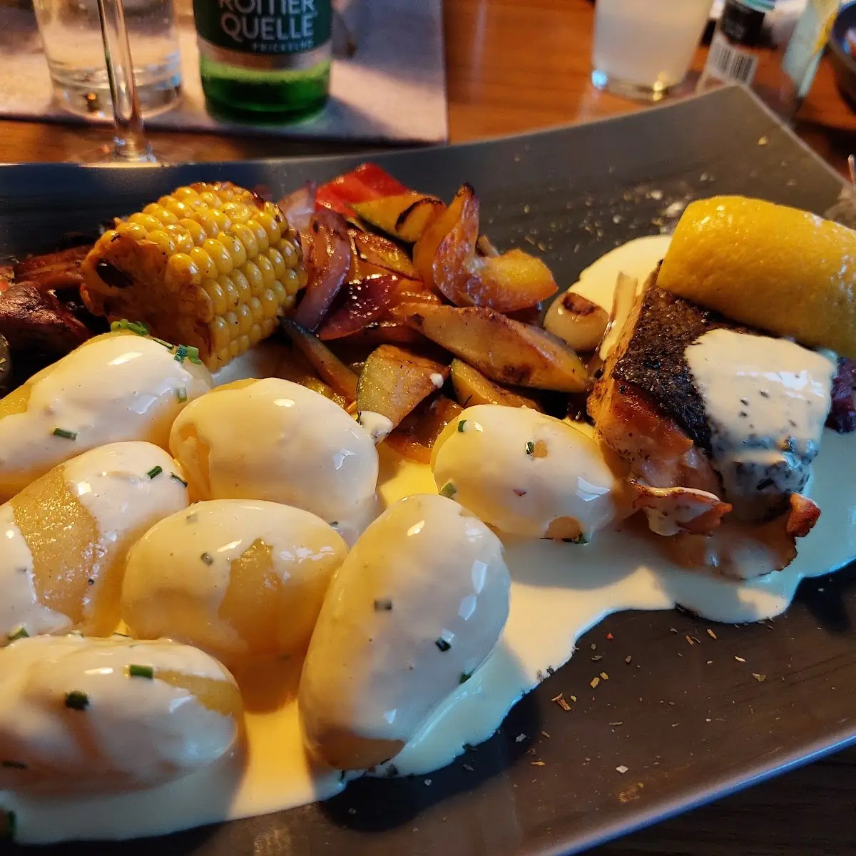 Essen und Trinken, Restaurant Pizzeria Zum Achtal Wirt