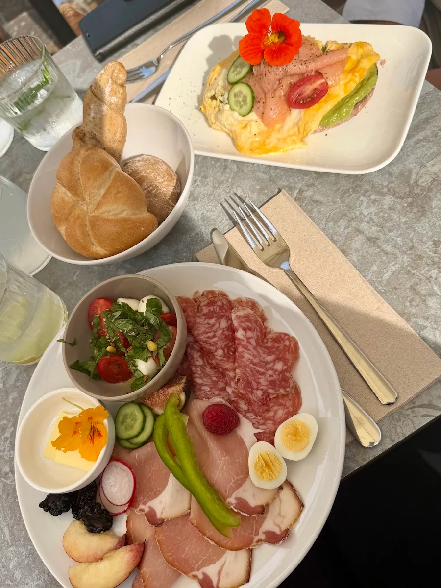 Essen und Trinken photo 2