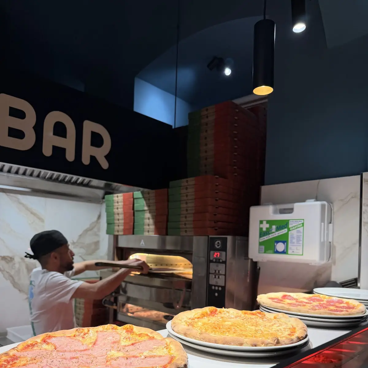 Essen und Trinken, STERN16 - Pizza & Burger Bar
