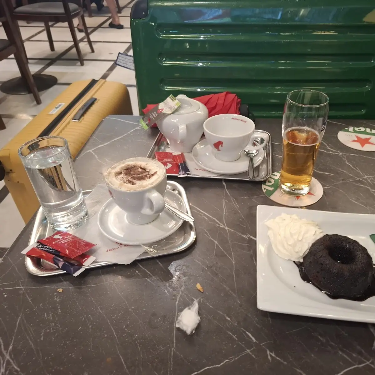 Essen und Trinken photo 2