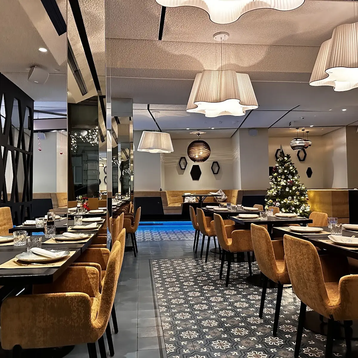 Atmosphäre, Paradisia Restaurant (مطعم باراديسيا)