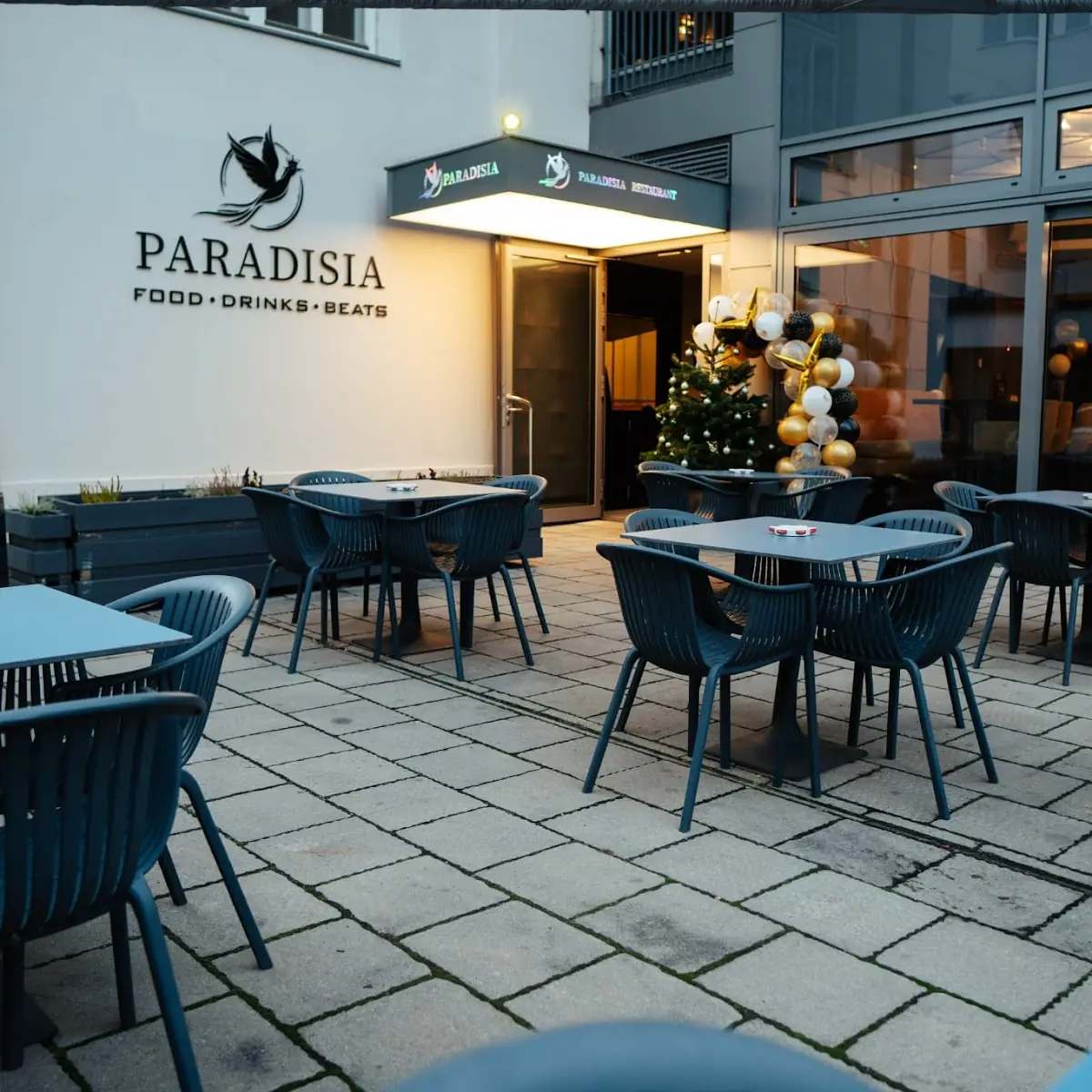 Atmosphäre, Paradisia Restaurant (مطعم باراديسيا)