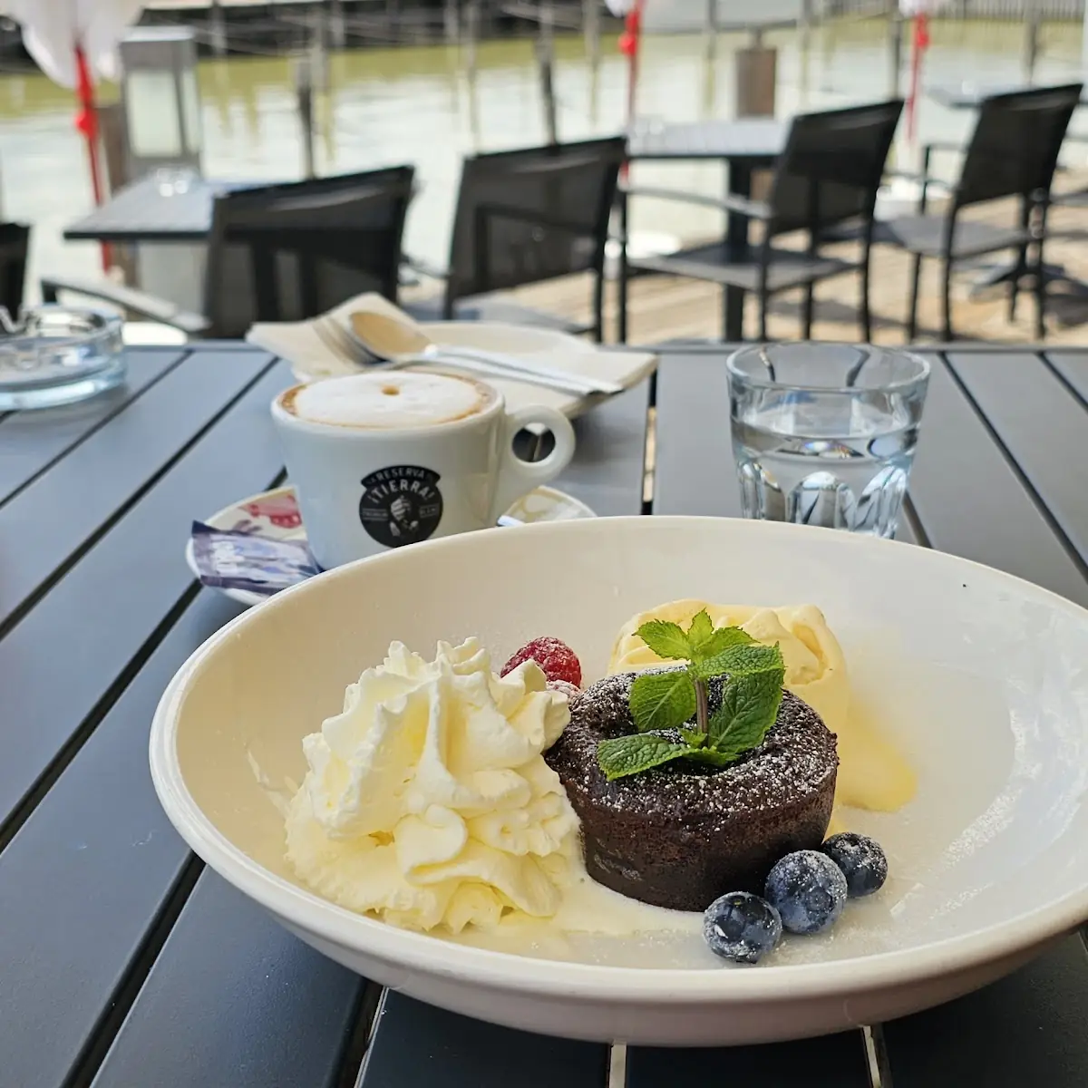 Essen und Trinken photo 1
