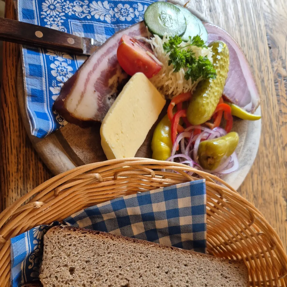 Essen und Trinken, Hölzler Hütte