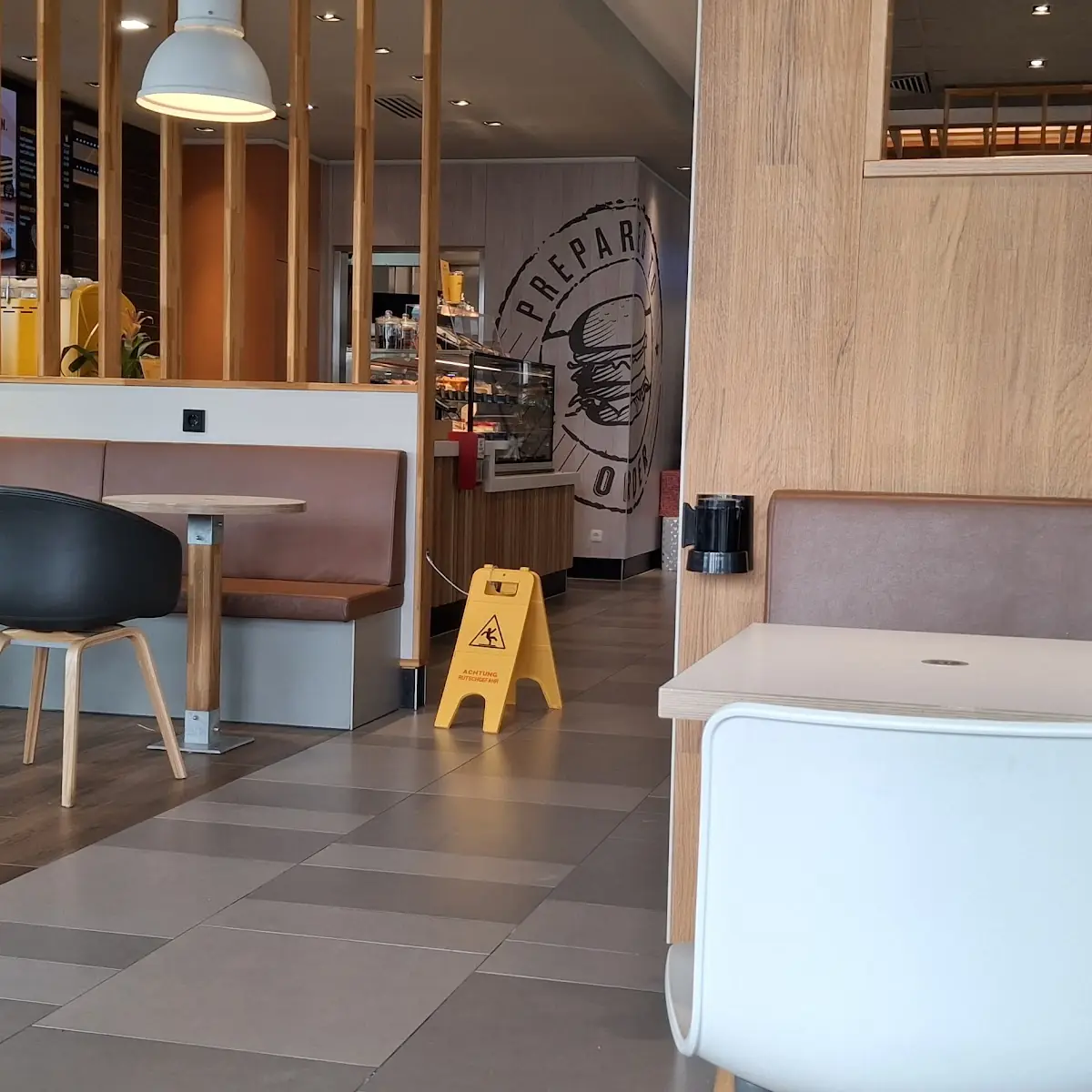 Atmosphäre, McDonald's Inzersdorf im Kremstal