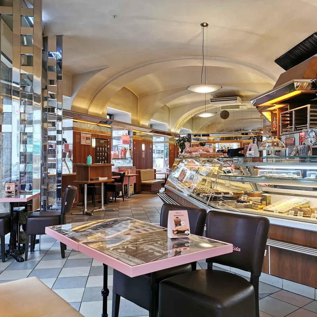 AIDA - Café-Konditorei Titelbild