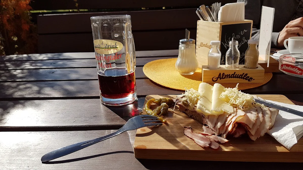 Essen und Trinken, Berggasthof Mamauwiese