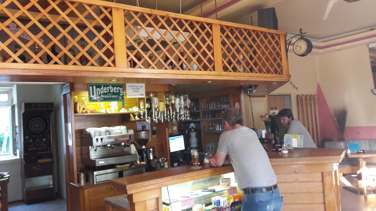 Zizis Cafe Titelbild