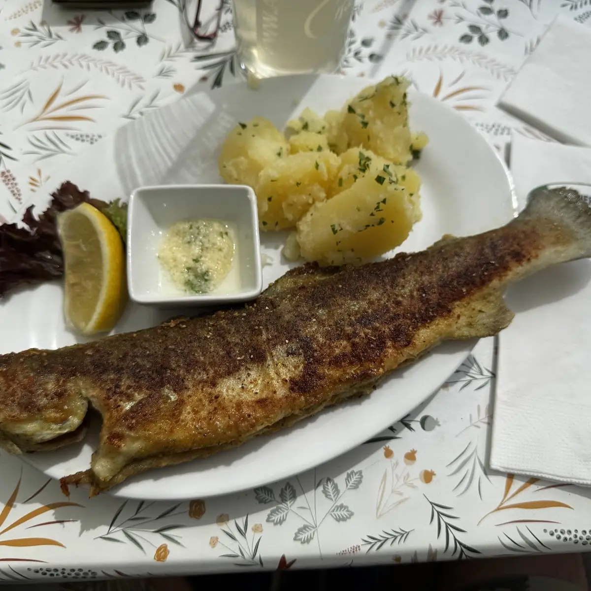 Essen und Trinken, Zur Fischerhütte bei der Klause
