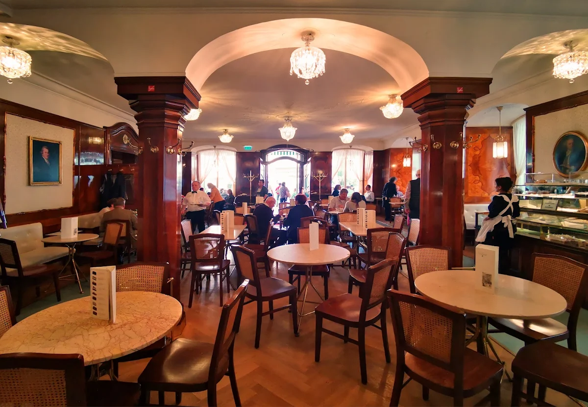 Atmosphäre, Café Tomaselli