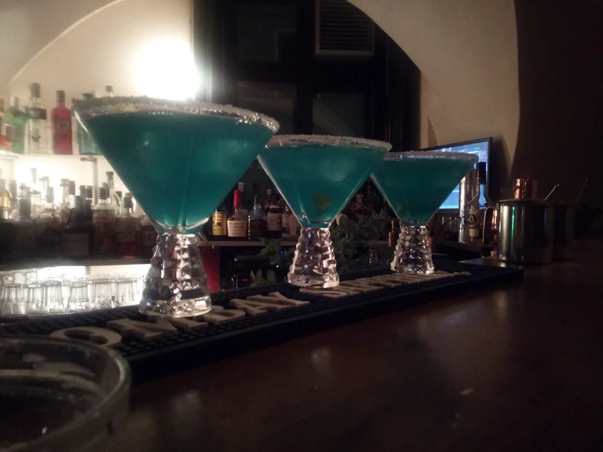 Essen und Trinken, TARO American Bar