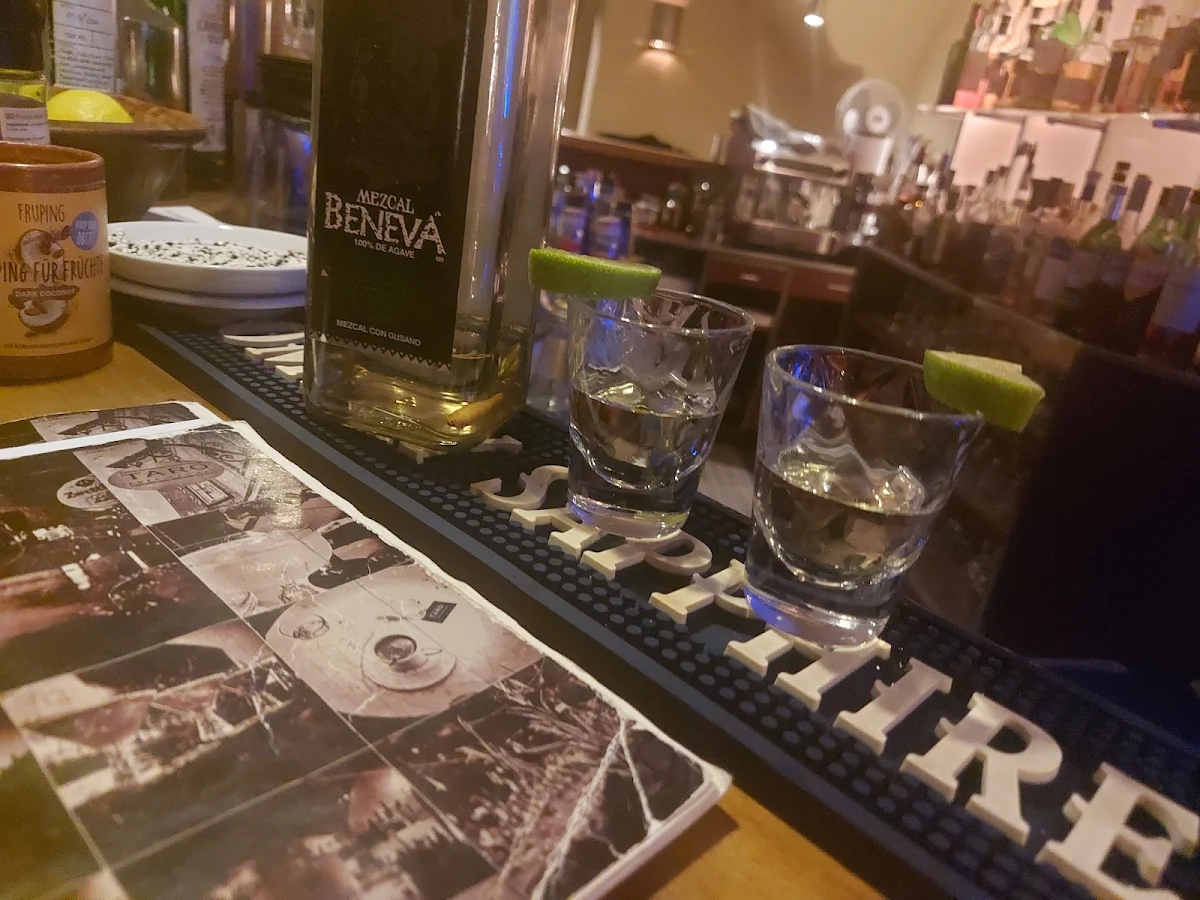 Atmosphäre, TARO American Bar