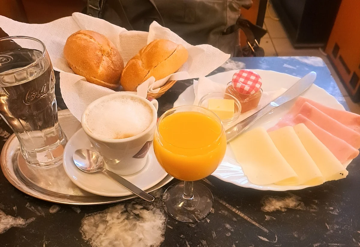 Essen und Trinken photo 1