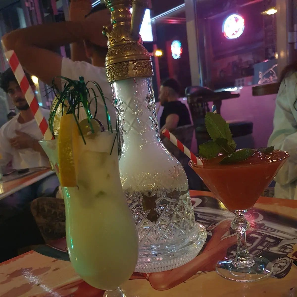 Essen und Trinken, The Garage Restaurant&Cafe~Bar