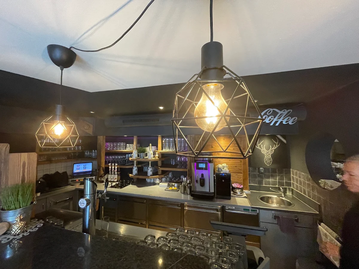 Zeller's Cafe - Bar - Lifestyle Titelbild