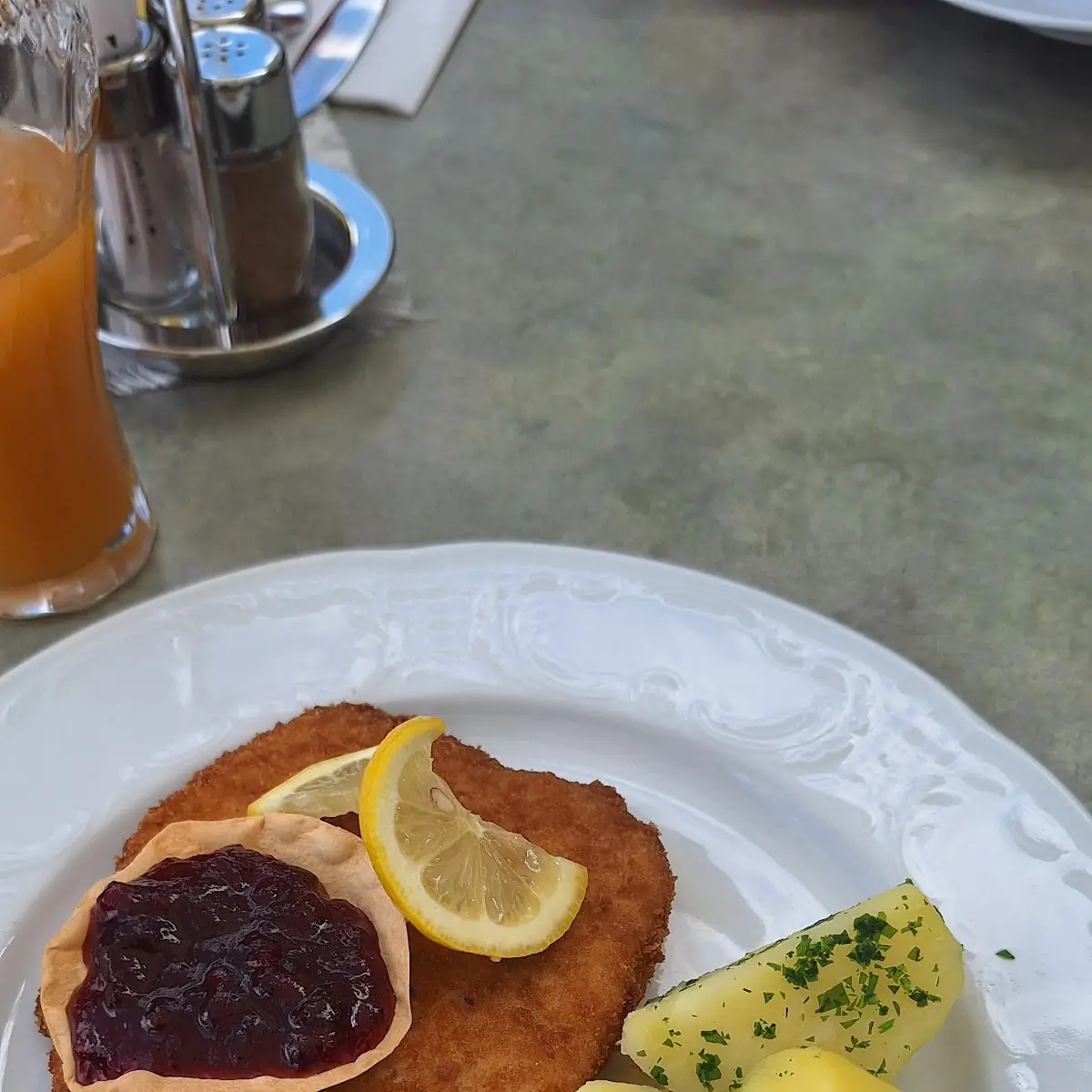 Essen und Trinken photo 2