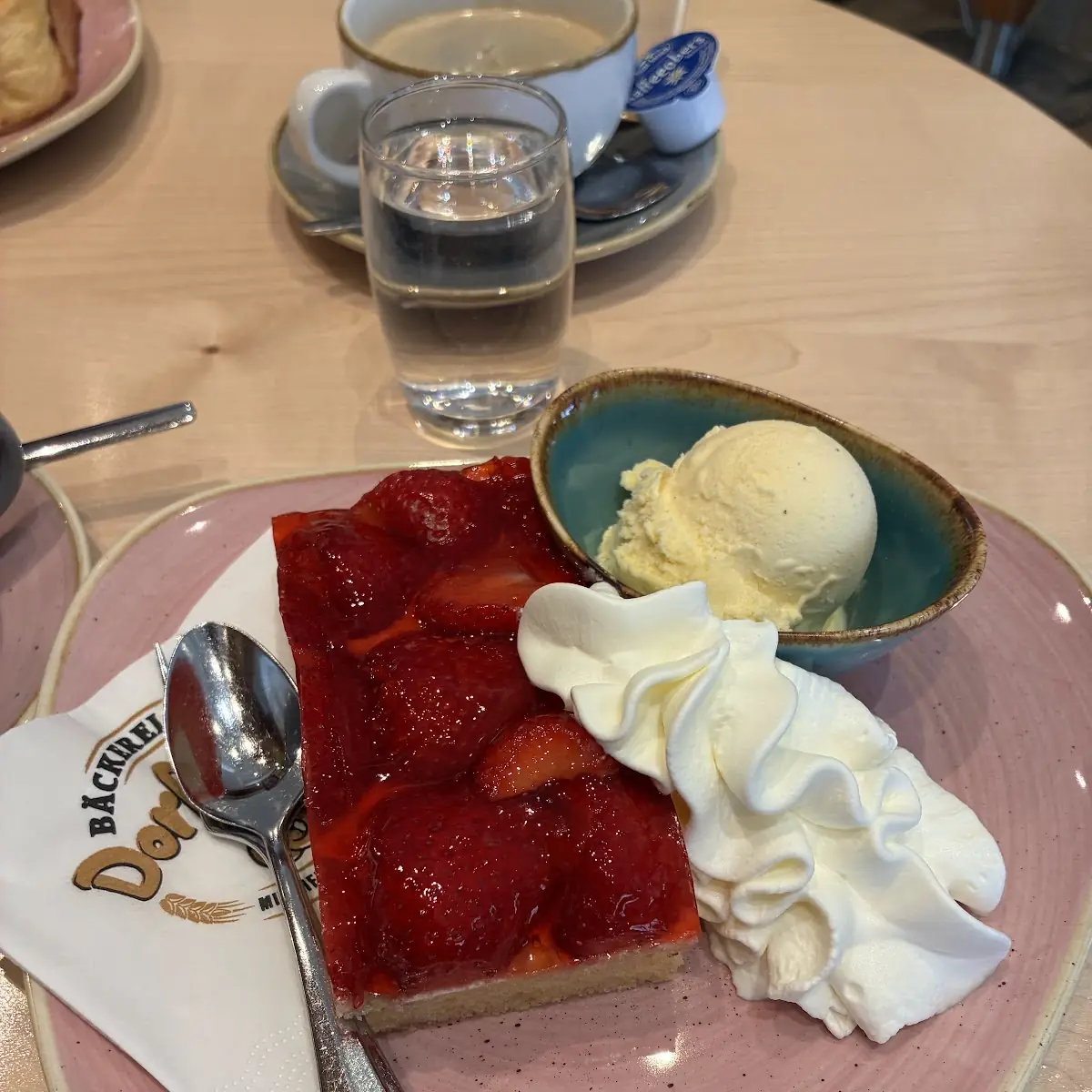Essen und Trinken photo 2
